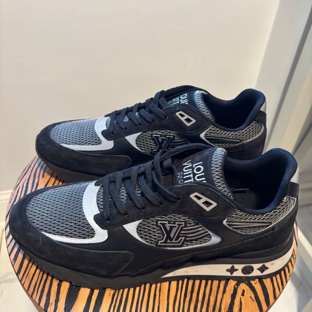 Louis Vutton Mens Sneakers - Picture 3 of 5